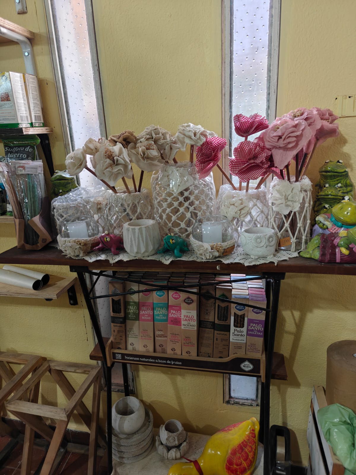 Objetos decorativos y aromáticos en Tika Vivero